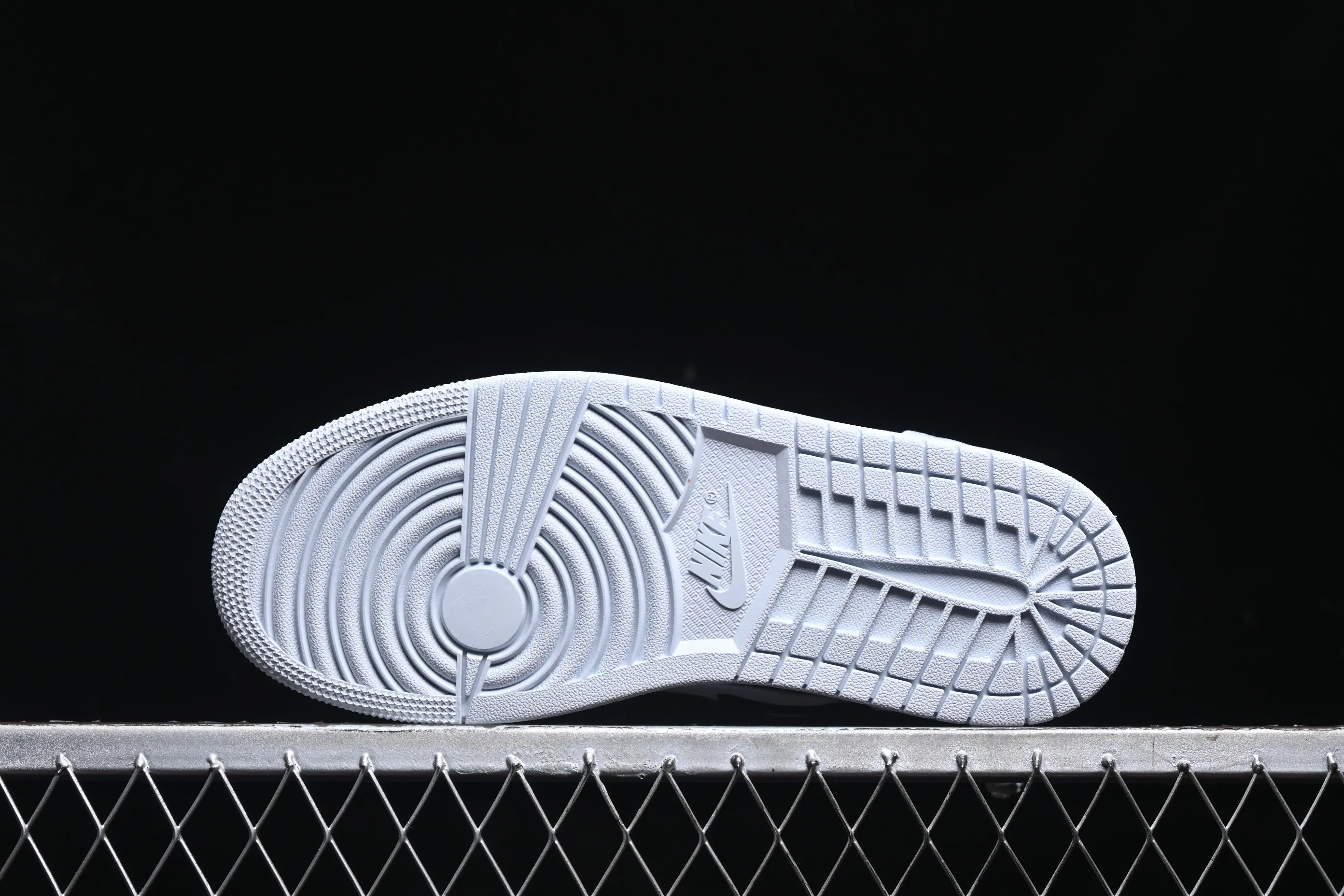 All categories Air Jordan Jordan series basketball shoes Air Jordan 1 Low Air Jordan 1 Low AJ1 Joe 1 silk navy blue low-top cultural casual sneakers FZ8778-044